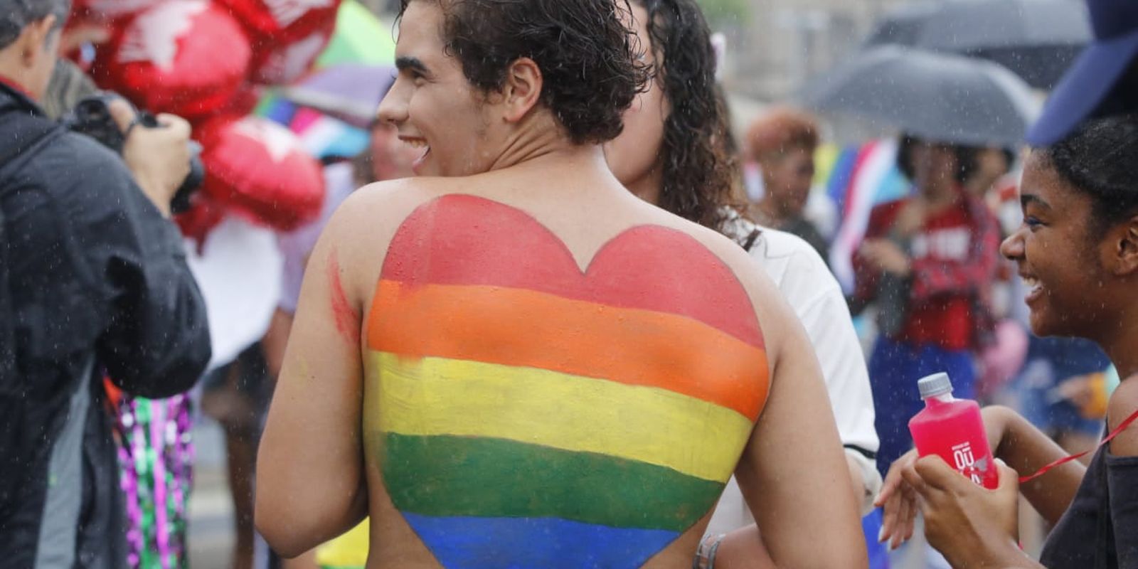 Mais de 14 mil casais homoafetivos se casaram no Brasil em 2024