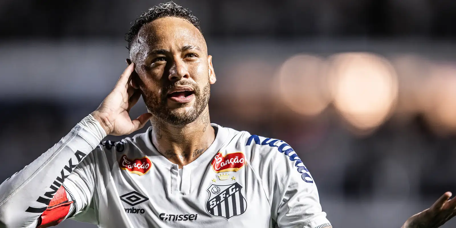 Santos anuncia renovação do contrato com Neymar até dezembro de 2025