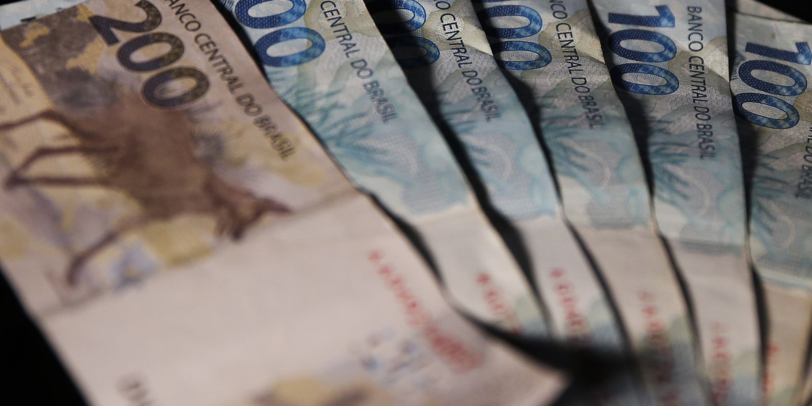 Governo projeta PIB maior em 2,5% e inflação de 4.9%
