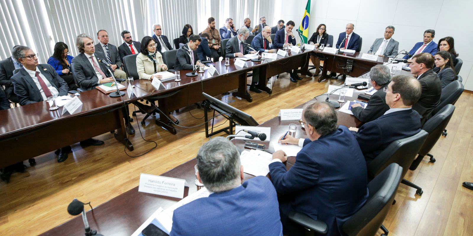 Tarifaço: Alckmin coordena reunião com representantes da indústria