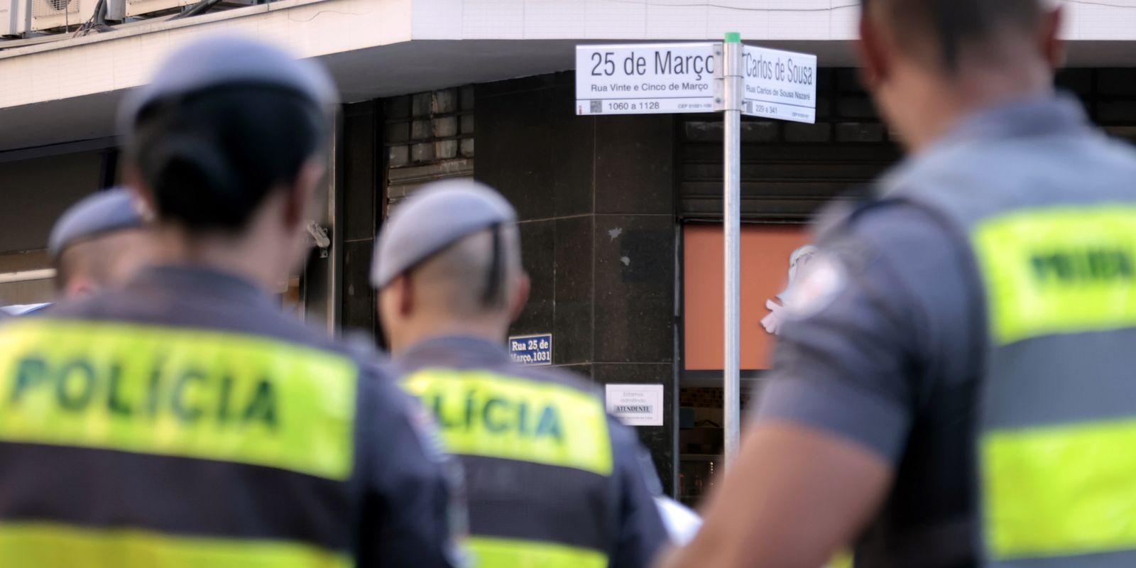 Comerciantes da 25 de Março garantem que falsificações são combatidas