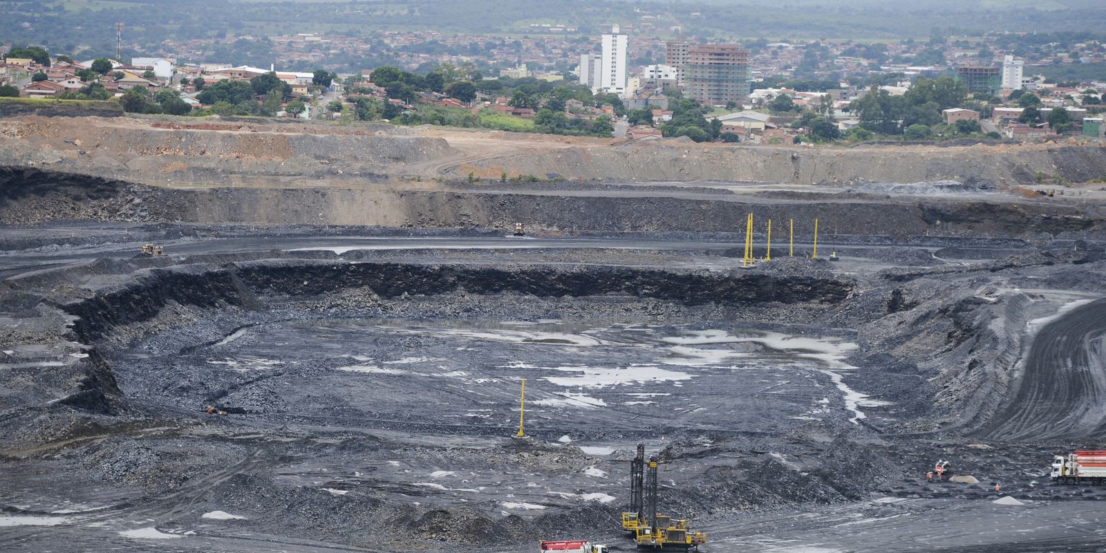 Mostra de cinema questiona custos da extração mineral no país