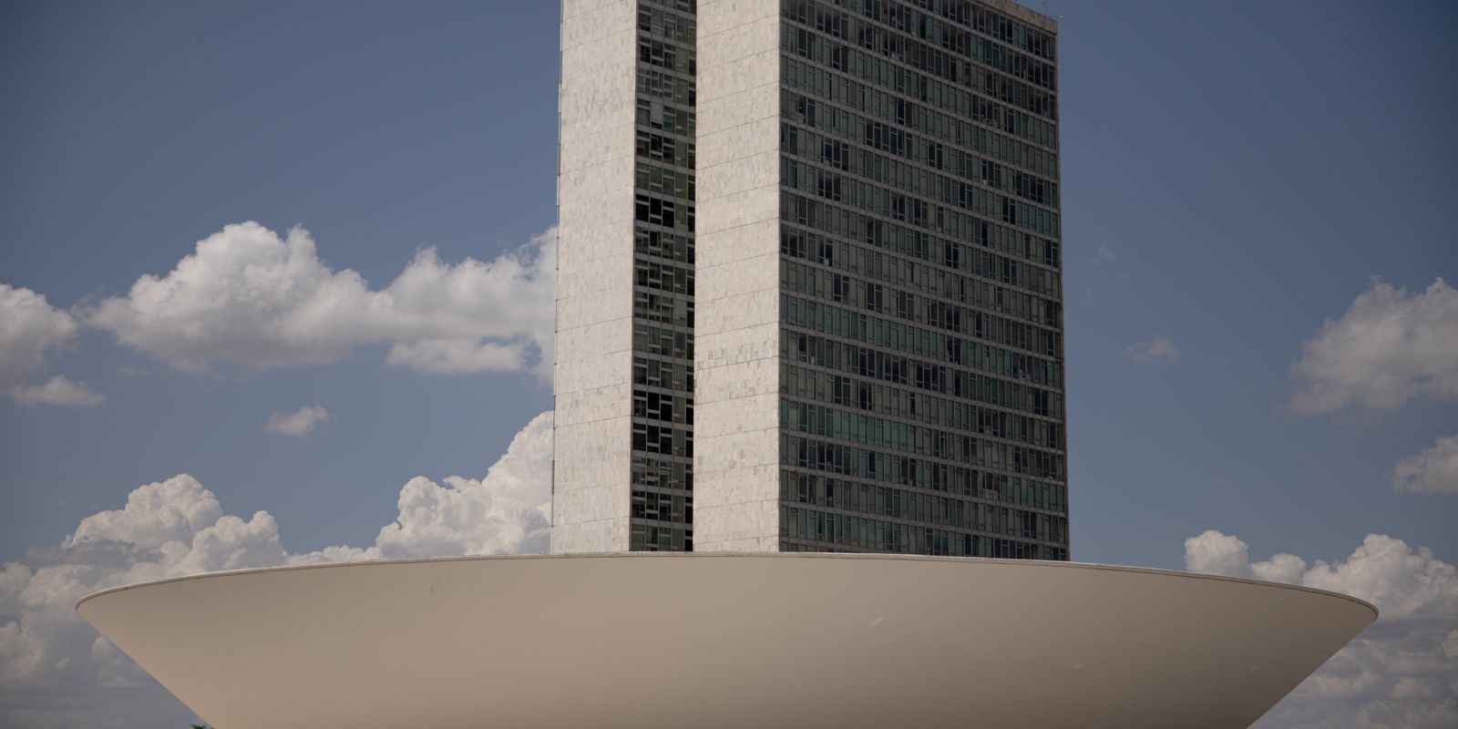 Agenda da semana no Congresso tem isenção do IR e Código Eleitoral