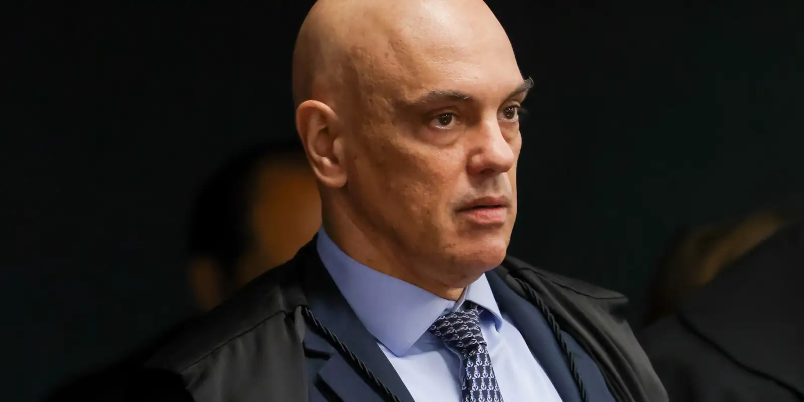 Moraes determina que Polícia Penal vigie Bolsonaro em tempo integral