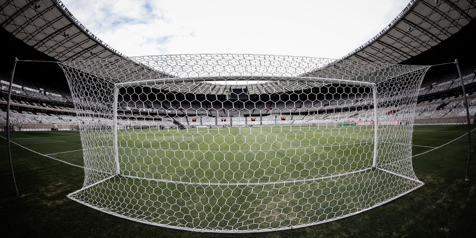 Proibição de acesso de torcedores a estádios passa a ser nacional