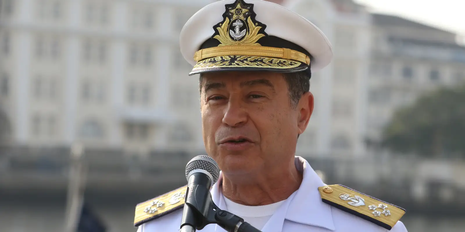Julgamento no STF pode levar militares a perder patentes