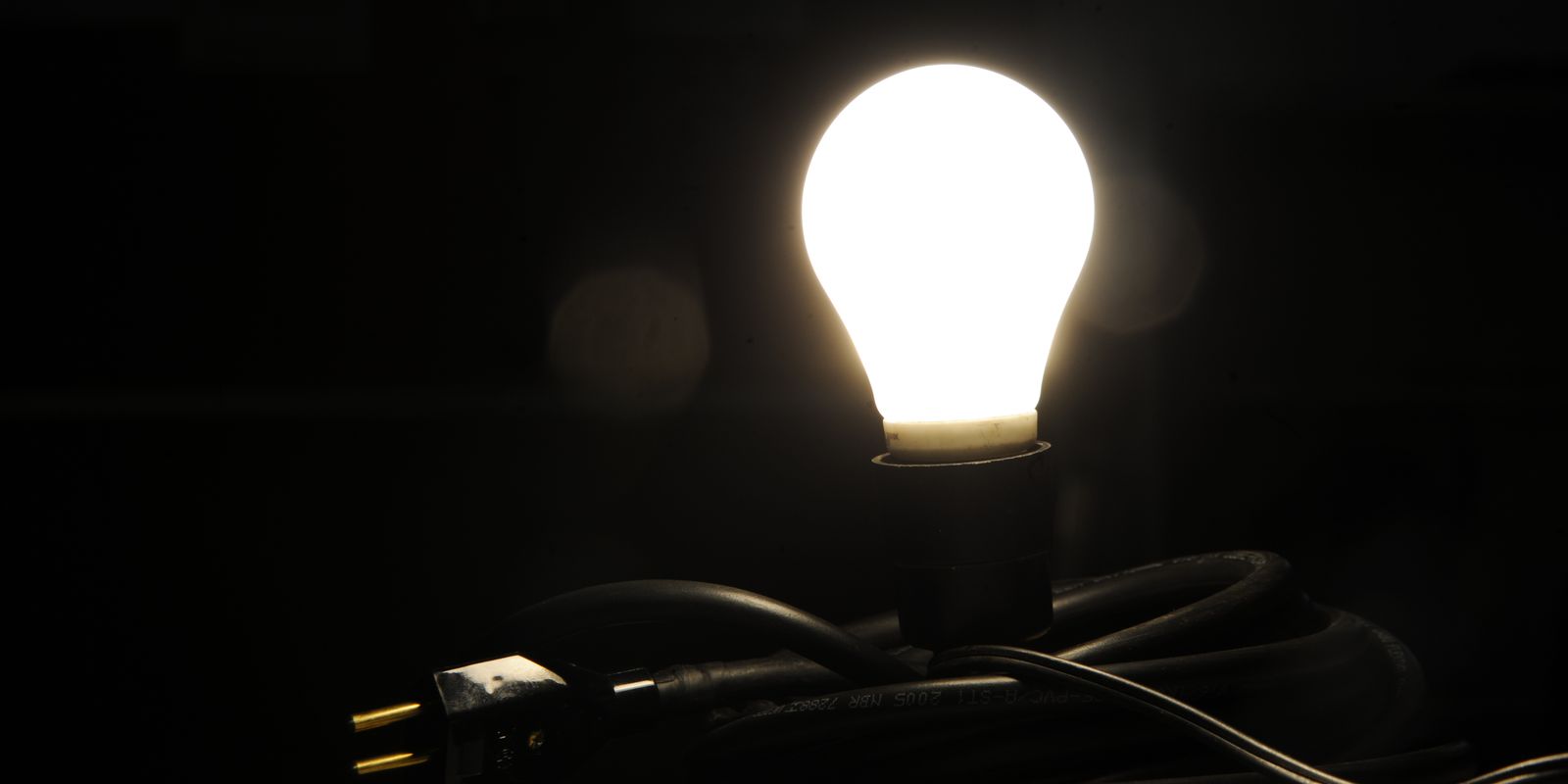 Aneel aponta que furto de energia custou de R$ 10,3 bilhões em 2024